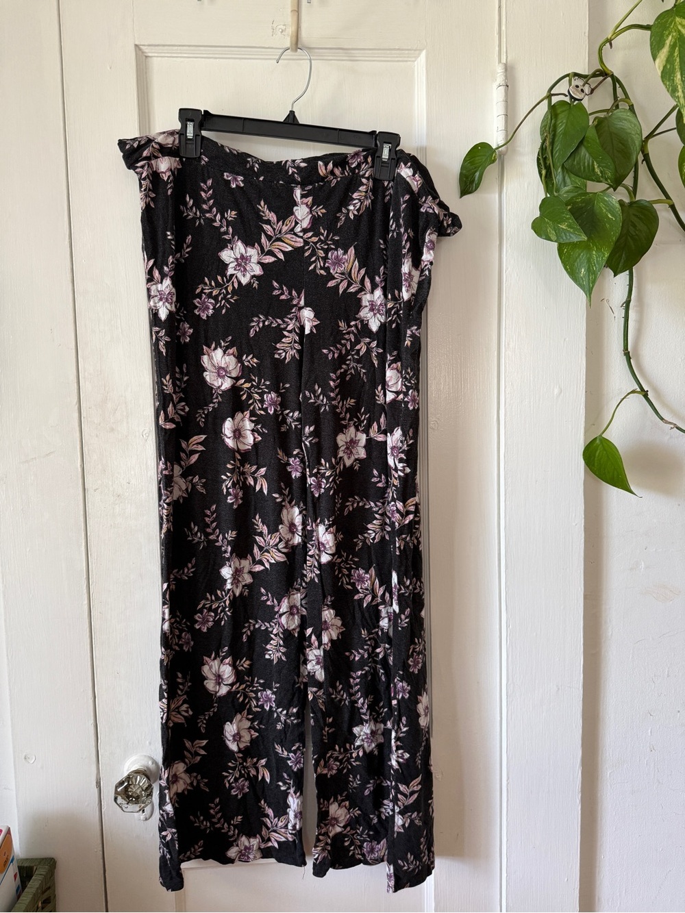 Pink Republic Black Floral Wide-Leg pajama pants with Pink Accents XL